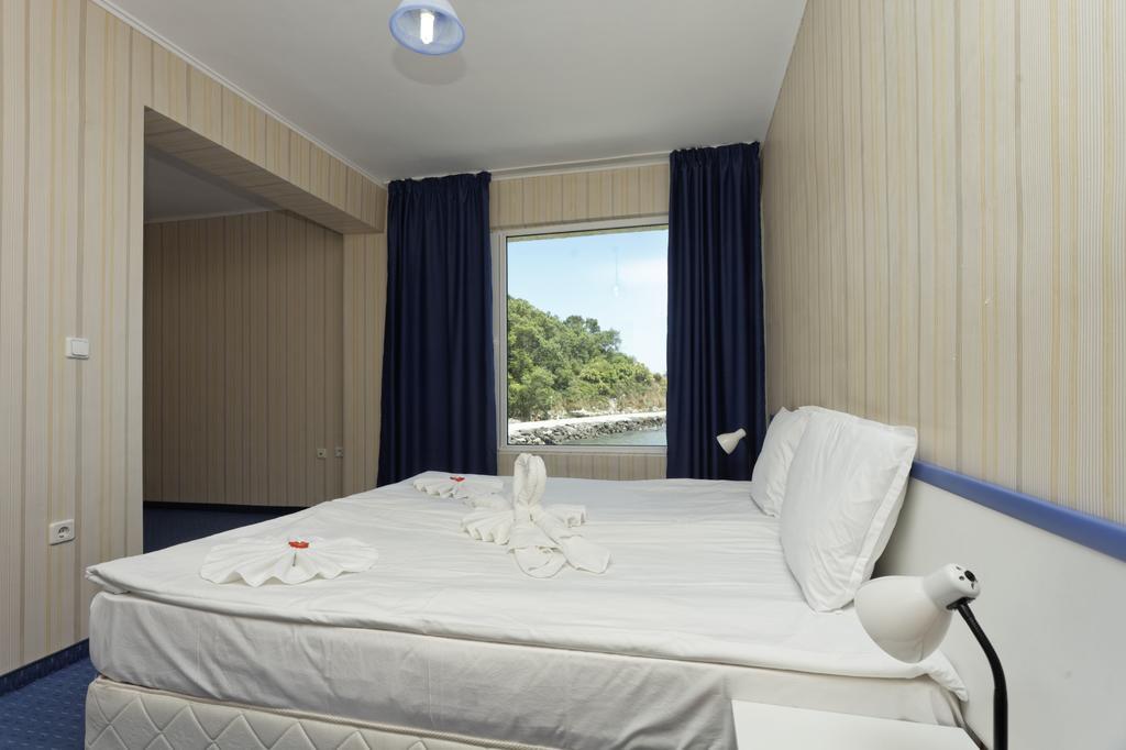Hotel Marina Kiten  Room photo