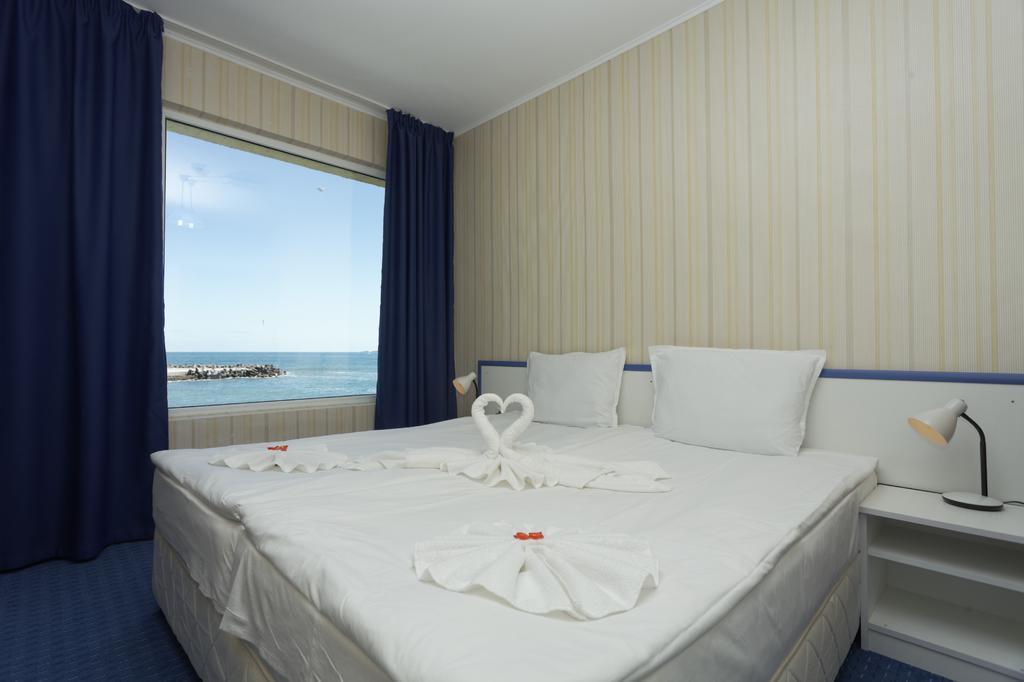 Hotel Marina Kiten  Room photo