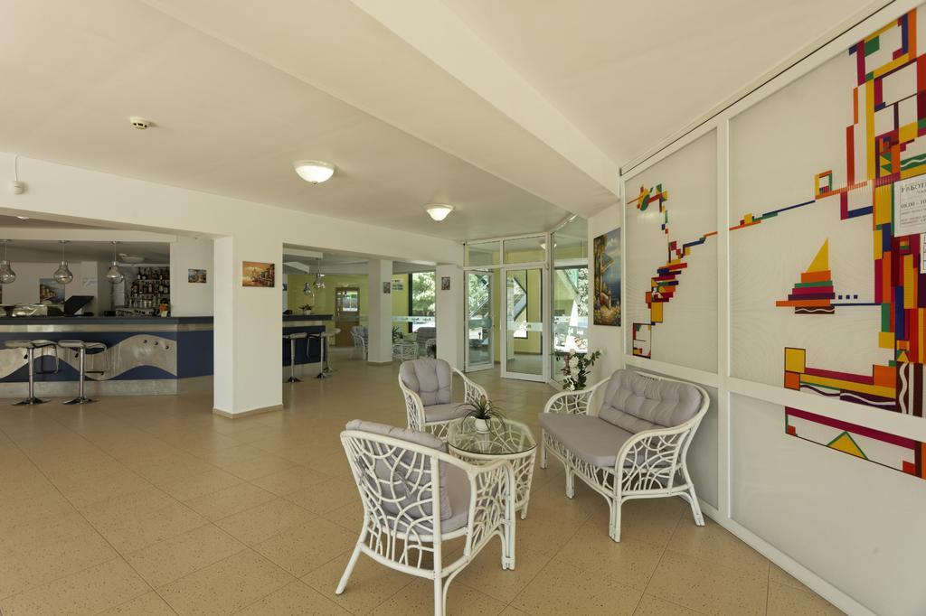 Hotel Marina Kiten  Exterior photo