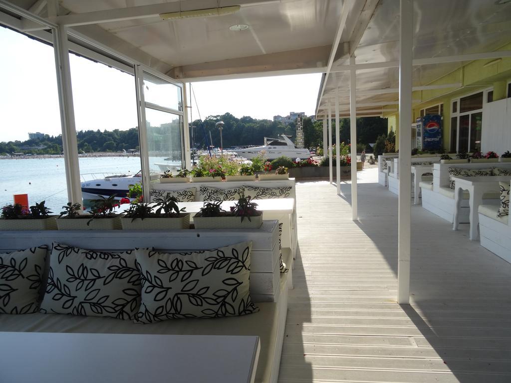 Hotel Marina Kiten  Exterior photo