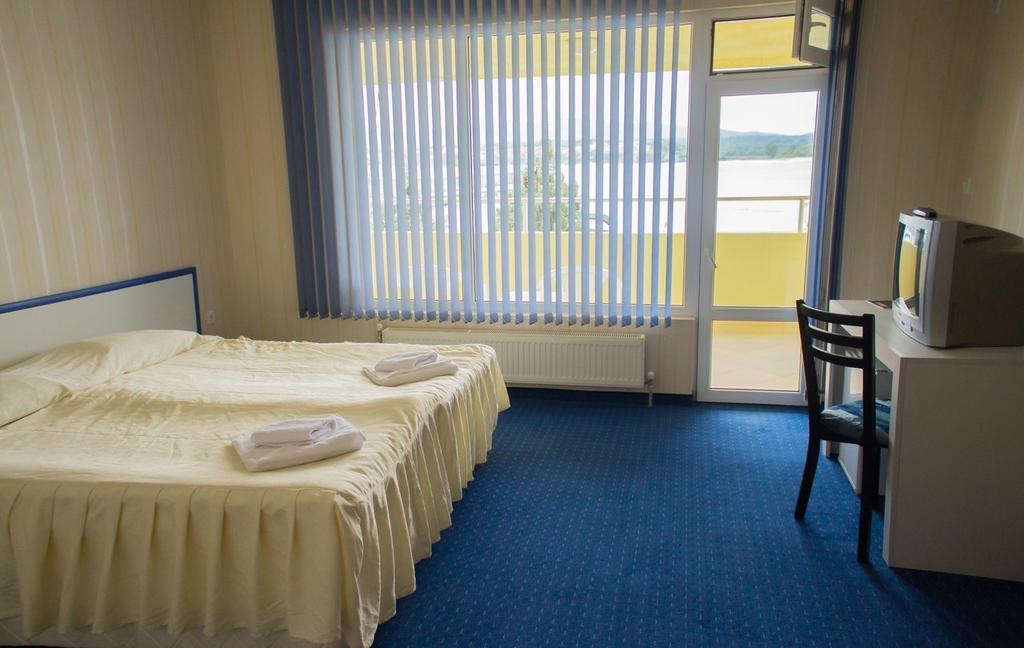 Hotel Marina Kiten  Room photo