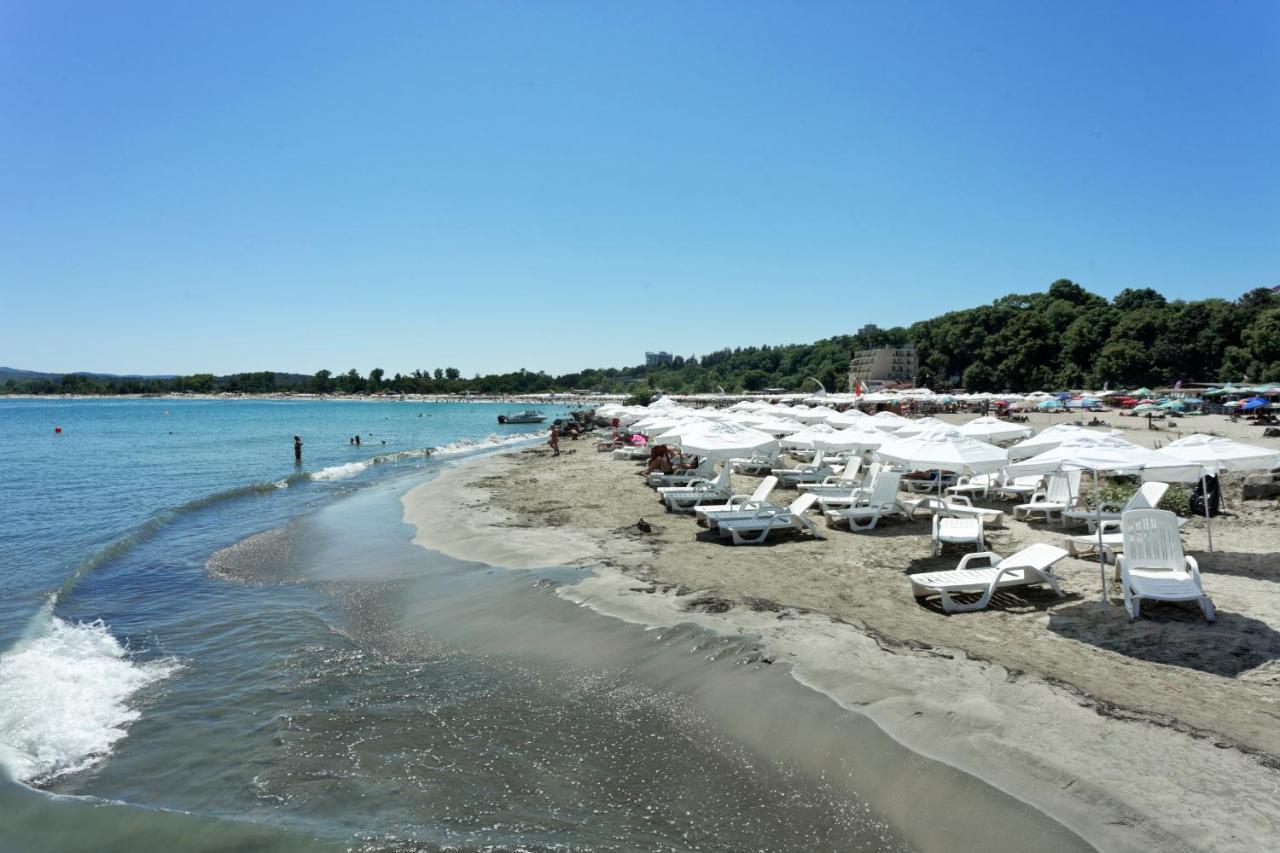 Hotel Marina Kiten  Exterior photo